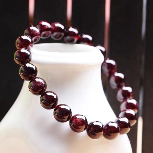 Garnet Feng Shui Bracelet - Vitality & Protection
